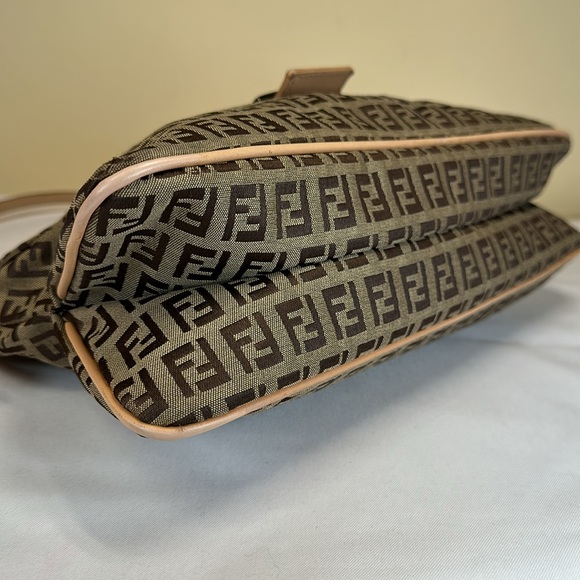 Fendi Zucca Mamma Baguette w/ Leather details - Picture 8 of 15